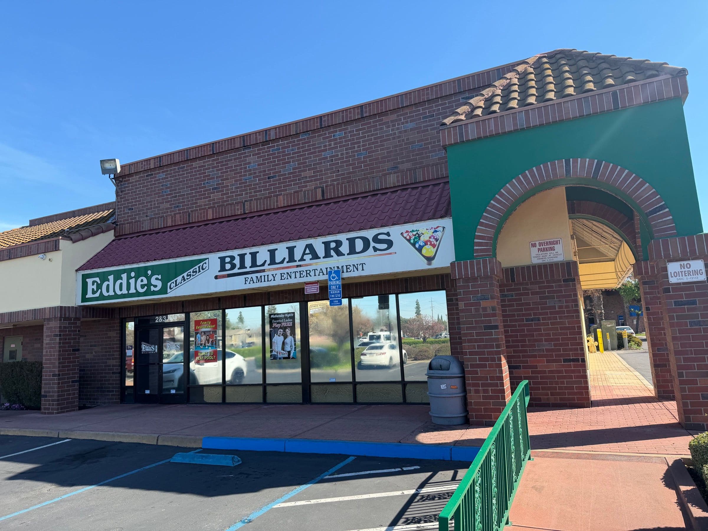 Eddie's Pizza Eddie's Classic Billiards location